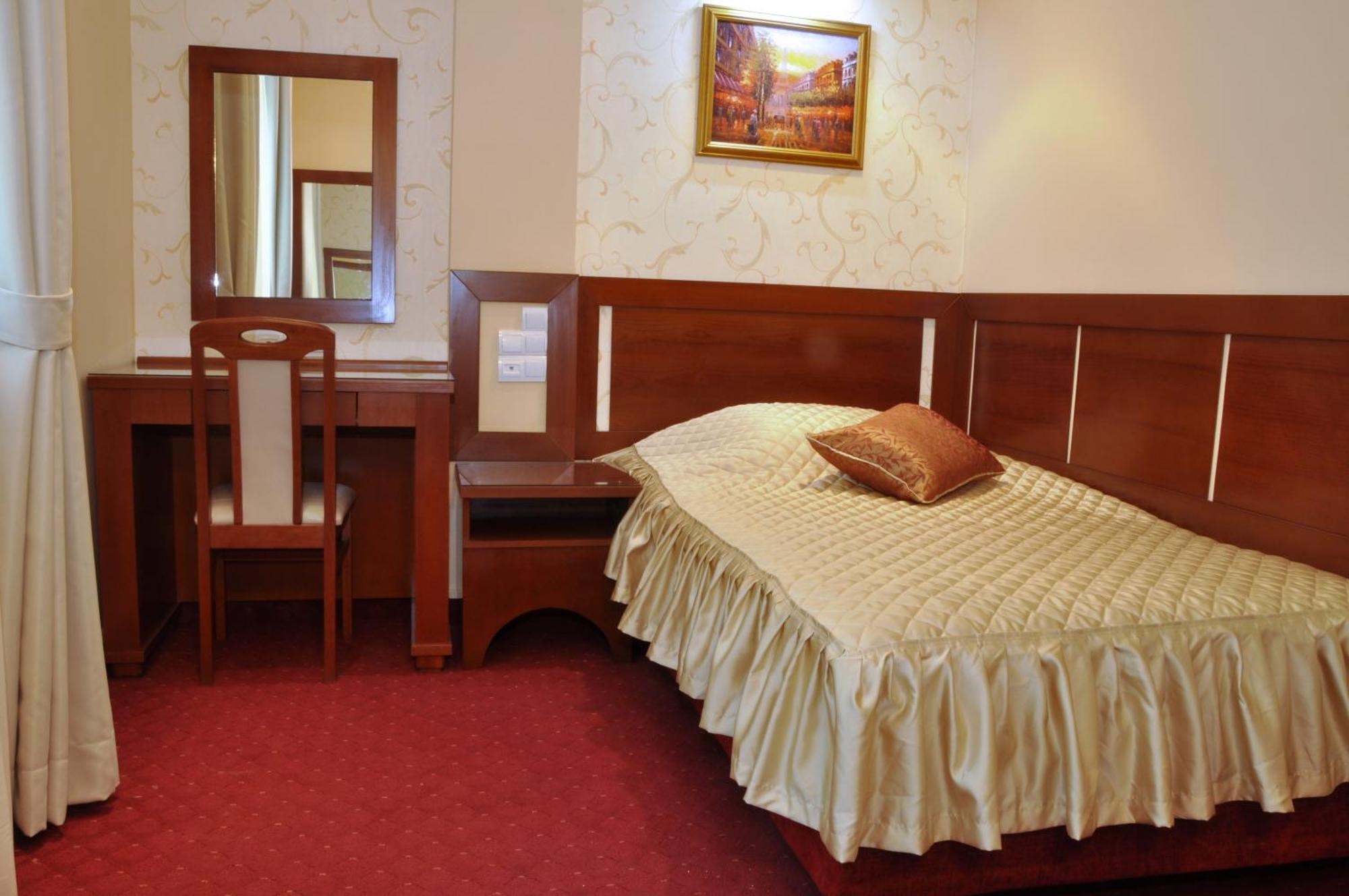 Hotel Botika Кралево Экстерьер фото