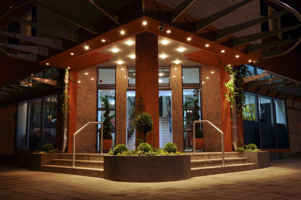 Hotel Botika Кралево Экстерьер фото